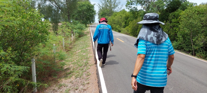 ไฟล์แนบ กปภ.สาขาปราณบุรี ลงพื้นที่ออกหาท่อแตก-ท่อรั่ว เชิงรุก (Active Leak Control) ตรวจสอบปัญหาน้ำไหลอ่อน พร้อมแก้ไขทันที ตามแผนลดน้ำสูญเสีย บริเวณ หมู่บ้านนาห้วย ตำบลปราณบุรี หมู่บ้านเบญจพาส ตำบลวังก์พง อำเภอปราณบุรี จังหวัดประจวบฯ