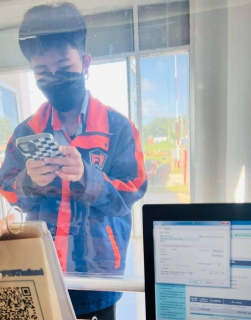 ไฟล์แนบ กปภ.สาขาภูเก็ต  ลงพื้นที่รับชำระค่าน้ำประปานอกสถานที่ครั้งที่ 2  ประจำเดือนกรกฎาคม 2565 ณ สถานีผลิตน้ำบ้านบางโจ ตำบลศรีสุนทร อำเภอถลาง จังหวัดภูเก็ต
