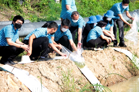 ไฟล์แนบ กปภ.ข.9 จัดกิจกรรมปล่อยปลาเพื่อเฉลิมพระเกียรติพระบาทสมเด็จพระเจ้าอยู่หัว เนื่องในโอกาสวันเฉลิมพระชนมพรรษา 28 กรกฎาคม 2565