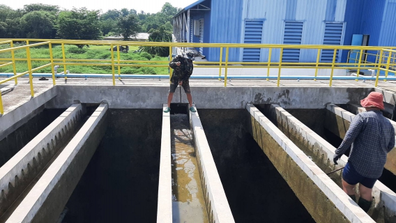 ไฟล์แนบ กปภ.สาขาสมุทรสาคร รวมพลังสามัคคีร่วมใจดำเนินการล้างถังตกตะกอน ณ สถานีผลิตน้ำโพธาราม  