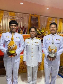 ไฟล์แนบ กปภ.สาขาเกาะพะงัน ร่วมพิธีถวายเครื่องราชสักการะ วางพานพุ่มและถวายพระพรชัยมงคล เนื่องในโอกาสมหามงคลเฉลิมพระชนมพรรษา 70 พรรษา พระบาทสมเด็จพระปรเมนทรรามาธิบดีศรีสินทรมหาวชิราลงกรณ พระวชิรเกล้าเจ้าอยู่หัว