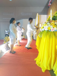 ไฟล์แนบ วันพฤหัสบดีที่ 28 กรกฎาคม 2565 กปภ.สาขากาญจนดิษฐ์ โดยนายสุรพงศ์ สมหวัง ผู้จัดการ กปภ.สาขากาญจนดิษฐ์ มอบหมายพนักงานในสังกัด ร่วมพิธีถวายเครื่องราชสักการะ วางพานพุ่มและถวายพระพรชัยมงคล เนื่องในโอกาสมหามงคลเฉลิมพระชนมพรรษา 70 พรรษา พระบาทสมเด็จพระปรเมนทรรามาธิบดีศรีสินทรมหาวชิราลงกรณ พระวชิรเกล้าเจ้าอยู่หัว 28 กรกฎาคม 2565 ณ ศาลาประชาคมที่ว่าการอำเภอกาญจนดิษฐ์   อำเภอกาญจนดิษฐ์  จังหวัดสุราษฎร์ธานี 