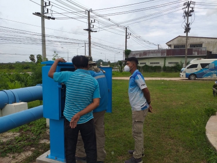 ไฟล์แนบ วันพุธที่ 3 สิงหาคม 2565 การประปาส่วนภูมิภาคสาขากาญจนดิษฐ์ ภายใต้การบริหารของนายสุรพงศ์ สมหวัง ผู้จัดการการประปาส่วนภูมิภาคสาขากาญจนดิษฐ์ มอบหมายพนักงานในสังกัดพร้อมงานตารตรวัดน้ำ กองระบบจำหน่าย กปภ.เขต 4 เข้าดำเนินการ Set Zero หน่วยน้ำร่วมของมาตรวัดน้ำ MM 12. พลายวาส กาญจนดิษฐ์  เนื่องจากมีการปรับปรุงระบบควบคุมมาตรวัดน้ำและพื้นที่ติดตั้งมาตรวัดน้ำใหม่ทำให้ผลรวมของเลขมาตร MM 12. พลายวาส กาญจนดิษฐ์ ผิดเพี้ยน ให้กลับมาใช้งานได้ตามปกติต่อไป