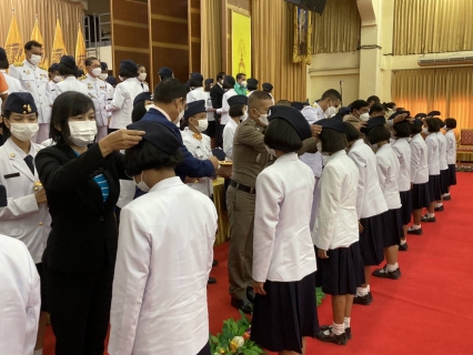 ไฟล์แนบ การประปาส่วนภูมิภาคสาขาคลองท่อมเข้าร่วมพิธีมอบเข็มเครื่องหมาย ภปร. และหมวกหนีบให้กับนักเรียนใหม่ โรงเรียนกาญจนาภิเษกวิทยาลัยกระบี่