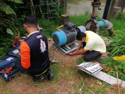 ไฟล์แนบ วันจันทร์ที่ 8 สิงหาคม 2565 การประปาส่วนภูมิภาคสาขากาญจนดิษฐ์ ภายใต้การบริหารของนายสุรพงศ์ สมหวัง ผู้จัดการการประปาส่วนภูมิภาคสาขากาญจนดิษฐ์ มอบหมายนายอัครเดช เพ็ชรโชติ หัวหน้างาน 8 งานผลิตพร้อม พนักงานในสังกัดงานผลิต เข้าดำเนินการปรับปรุงแท่นปั๊มสูบน้ำแรงต่ำ&#8203;ครองกะแดะ เพื่อเสริมความแข็งแรงของแท่นที่ชำรุด&#8203; เพื่อลดอาการสั่นของมอเตอร์และปั๊มสูบน้ำเพื่อยืดอายุการใช้งาน
