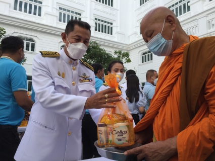 ไฟล์แนบ กปภ.สาขาภูเก็ต เข้าร่วมพิธีทำบุญตักบาตรข้าวสารอาหารแห้งพระสงฆ์และสามเณร เนื่องในโอกาสวันเฉลิมพระชนมพรรษา สมเด็จพระนางเจ้าสิริกิติ์ พระบรมราชินีนาถ พระบรมราชชนนีพันปีหลวง