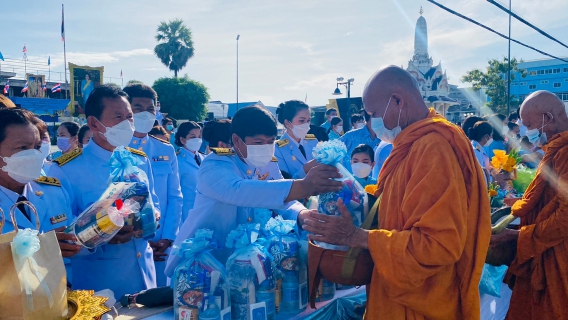 ไฟล์แนบ การประปาส่วนภูมิภาคสาขาชุมพรร่วมกิจกรรม ทำบุญตักบาตร เนื่องในวันเฉลิมพระชนมพรรษา สมเด็จพระนางเจ้าสิริกิติ์ พระบรมราชินีนาถ พระบรมราชชนนีพันปีหลวง เนื่องในโอกาสมหามงคลเฉลิมพระชนมพรรษา 90 พรรษา ณ ลานเทศบาลเมืองชุมพร