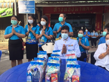 ไฟล์แนบ กปภ.สาขาขนอม เข้าร่วมพิธีทำบุญตักบาตรข้าวสารอาหารแห้งพระสงฆ์และสามเณร เนื่องในโอกาสวันเฉลิมพระชนมพรรษา 90 พรรษา  สมเด็จพระนางเจ้าสิริกิติ์ พระบรมราชินีนาถ พระบรมราชชนนีพันปีหลวง