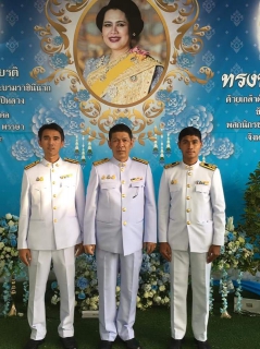 ไฟล์แนบ เนื่องในวันศุกร์ที่ 12 สิงหาคม 2565 การประปาส่วนภูมิภาคสาขากาญจนดิษฐ์ โดยนายสุรพงศ์  สมหวัง ผู้จัดการการประปาส่วนภูมิภาคสาขากาญจนดิษฐ์ พร้อมพนักงานในสังกัด เข้าร่วมกิจกรรมเฉลิมพระเกียรติสมเด็จพระนางเจ้าสิริกิติ์ พระบรมราชินีนาถ พระบรมราชชนนีพันปีหลวง เนื่องในโอกาสวันเฉลิมพระชนมพรรษา 12 สิงหาคม 2565 โดยในเวลา 17.00 น.ได้เข้าร่วมพิธีถวายเครื่องราชสักการะและวางพานพุ่ม และพิธีจุดเทียนถวายพระพรชัยมงคล ณ ศาลาประชาคมอำเภอกาญจนดิษฐ์ ตำบลกะแดะ อำเภอกาญจนดิษฐ์ จังหวัดสุราษฎร์ธานี