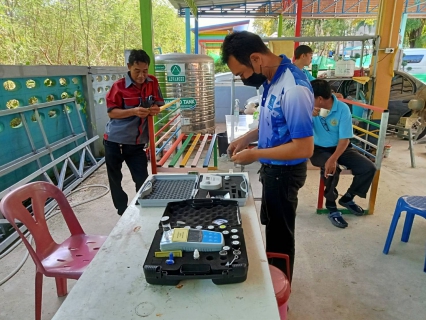 ไฟล์แนบ วันศุกร์ที่ 19 สิงหาคม 2565 นายสุรพงศ์ สมหวัง ผจก.กปภ.สาขากาญจนดิษฐ์  มอบหมายให้พนักงานในสายงานผลิต ออกพื้นที่ตรวจสอบคุณภาพน้ำประปา โดยการตรวจวัดค่าคลอรีน ค่าความขุ่นในน้ำประปา ณ โรงเรียนองค์การบริหารส่วนจังหวัดสุราษฎร์ธานี 1 (ดอนสักผดุงวิทย์)  ตำบลดอนสัก  อำเภอดอนสักจังหวัดสุราษฎร์ธานี โดยเป็นการตรวจสอบและควบคุมคุณภาพน้ำประปาในระบบจ่าย ตามโครงการจัดการน้ำสะอาด (WSP) ตามจุดควบคุมตรวจสอบตามแผนที่กำหนด  ผลการตรวจสอบคุณภาพน้ำเป็นไปตามเกณฑ์มาตรฐาน กปภ.