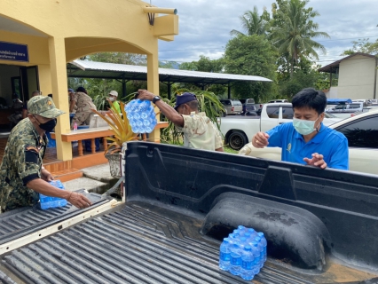 ไฟล์แนบ การประปาส่วนภูมิภาคสาขาจันดี สนับสนุนน้ำดื่มบรรจุขวดตราสัญลักษณ์ กปภ. เพื่อใช้ในพิธีเปิดการแข่งขันกีฬา กรีฑา นักเรียน นักศึกษา และประชาชน อ.ช้างกลาง ในวันที่ 17 สิงหาคม 2565 