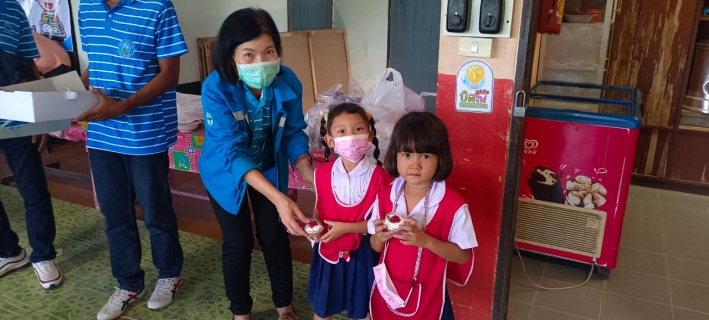 ไฟล์แนบ กปภ.สาขากาญจนบุรี ร่วมกับภาคีเครือข่ายจังหวัดกาญจนบุรี จัดกิจกรรมเลี้ยงอาหารกลางวันเด็กนักเรียน 
