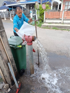 ไฟล์แนบ การประปาส่วนภูมิภาค สาขากาญจนดิษฐ์ ลงพื้นที่ ทำความสะอาด ระบายตะกอนในเส้นท่อจ่ายน้ำ ผ่านหัวดับเพลิงและท่อหน้ามาตรประจำเดือน กันยายน 2565