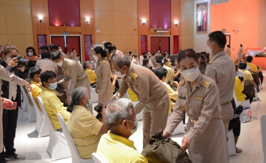 ไฟล์แนบ กปภ.สาขารังสิต(พ) เข้าร่วมพิธีมอบถุงยังชีพพระราชทานแก่ราษฏรที่ประสบอุทกภัยในจังหวัดปทุมธานี
