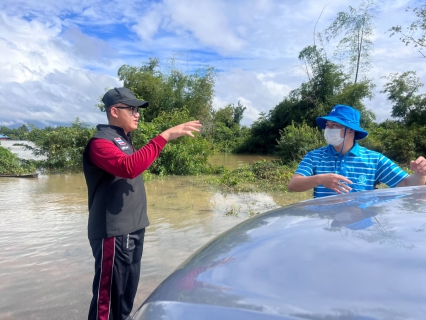 ไฟล์แนบ กปภ.ข.8 สนับสนุนน้ำดื่มผู้ประสบภัยน้ำท่วมชุมชน อบต.หนองกินเพล