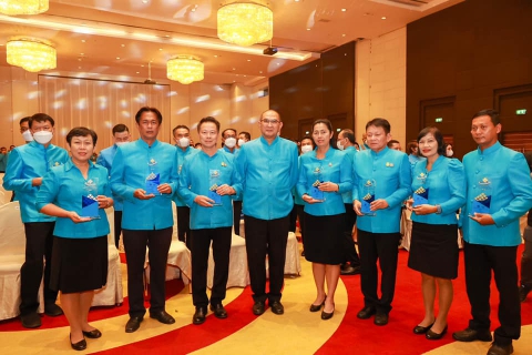 ไฟล์แนบ การประปาส่วนภูมิภาคสาขาอ่าวลึก ยกระดับการให้บริการ เข้าร่วมพิธีรับมอบโล่และตรารับรองมาตรฐานการให้บริการของศูนย์ราชการสะดวก (Government Easy Contact Center: GECC) ประจำปี พ.ศ. 2565