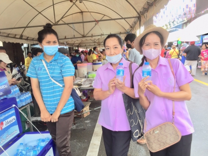 ไฟล์แนบ กปภ.สาขาหลังสวน แจกน้ำดิ่มบรรจุขวดตราสัญลักษณ์กปภ. เพื่อร่วมในกิจกรรมงานประเพณีแห่พระแข่งเรือชิงโล่พระราชทาน 