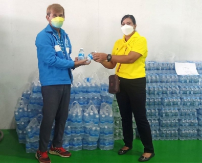 ไฟล์แนบ กปภ. สาขาหาดใหญ่ (พ) มอบน้ำดื่มบรรจุขวดตราสัญลักษณ์ กปภ. เพื่อใช้สำหรับบริการประชาชนที่เข้าร่วมส่งเสด็จฯ