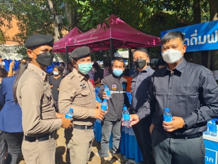 ไฟล์แนบ กปภ.ข.7 และ กปภ.สาขาหนองบัวลำภู สนับสนุนน้ำดื่มตราสัญลักษณ์ กปภ. แก่ประชาชนที่ร่วมพิธีพระราชทานเพลิงศพผู้เสียชีวิตจากเหตุการณ์กราดยิงศูนย์พัฒนาเด็กเล็ก อบต.อุทัยสวรรค์ อ.นากลาง จ.หนองบัวลำภู