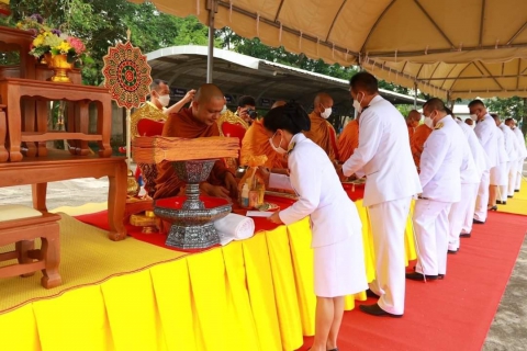 ไฟล์แนบ กปภ.สาขาคลองท่อม เข้าร่วมกิจกรรมน้อมรำลึกเนื่องในวันคล้ายวันสวรรคต พระบาทสมเด็จพระบรมชนกาธิเบศร มหาภูมิพลอดุลยเดชมหาราช บรมนาถบพิตร ร่วมพิธีทำบุญตักบาตรถวายเป็นพระราชกุศล