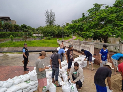 ไฟล์แนบ กปภ.สาขาภูเก็ต ดำเนินการวางกระสอบทรายป้องกันน้ำท่วมโรงสูบน้ำแรงต่ำขุมน้ำสรรพสามิตร
