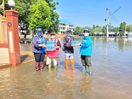 ไฟล์แนบ การประปาส่วนภูมิภาคสาขาชุมพวง สนับสนุนน้ำดื่มบรรจุขวดตราสัญลักษณ์ กปภ.ให้กับประชาชนที่ประสบภัยน้ำท่วม อ.ชุมพวง  จ.นครราชสีมา