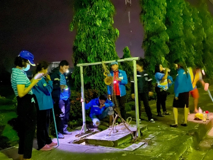 ไฟล์แนบ กปภ.สาขากระบี่ ดำเนินงานตามแผนบริหารจัดการน้ำสูญเสียเชิงรุก เดินหน้าลงพื้นที่ ถนนกระบี่ ตำบลปากน้ำถึงถนนวัชระ ตำบลกระบี่ใหญ่ อำเภอเมืองกระบี่  จังหวัดกระบี่ เดินเท้าหาท่อแตกรั่ว พร้อมซ่อมปิดจุด เพื่อลดการเกิดน้ำสูญเสีย 