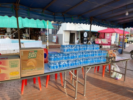 ไฟล์แนบ การประปาส่วนภูมิภาคสาขาตราดส่งน้ำใจ มอบน้ำดื่มช่วยพี่น้องผู้ประสบภัยน้ำท่วม 
