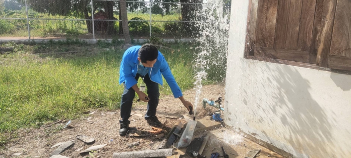 ไฟล์แนบ เป็นทุกอย่างให้ลูกค้า! Mr.ประปากำแพงเพชร ระงับเหตุหลังคาหล่นทับมาตรวัดน้ำหัก