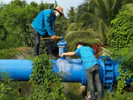 ไฟล์แนบ กปภ.สาขาสมุทรสงคราม ร่วมกับ กรค. กปภ.ข.3 ดำเนินการลงพื้นที่ตรวจสอบท่อส่งน้ำประปา เพื่อปรับปรุงเพิ่มเสถียรภาพในการจ่ายน้ำประปา