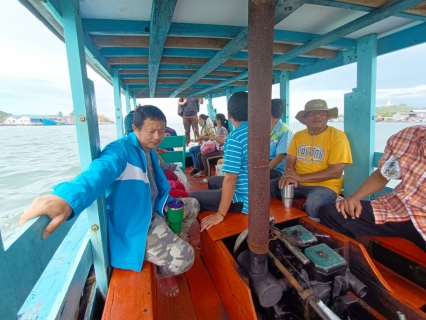 ไฟล์แนบ วันศุกร์ที่  25 พฤศจิกายน  2565 การประปาส่วนภูมิภาคสาขากาญจนดิษฐ์ ภายใต้การบริหารงานโดย นายสุรพงศ์  สมหวัง ผู้จัดการการประปาส่วนภูมิภาคสาขากาญจนดิษฐ์  มอบหมายนายฤทธิเดช อินทวงศ์ หัวหน้างาน 8 งานบริการและควบคุมน้ำสูญเสีย พร้อมพนักงานในสังกัด เข้าตรวจสอบกรณีร้องเรียนเรื่องน้ำไหลอ่อน บริเวณบ้านฝ่ายท่า หมู่ที่ 7  อำเภอดอนสัก  จังหวัดสุราษฎร์ธานี เพื่อสำรวจท่อแตกรั่ว บริเวณกลางคลองดอนสักและท่อส่งน้ำจากอำเภอดอนสักข้ามโครงไปยังบ้านฝ่ายท่า หมู่ที่ 7 และเป็นการให้บริการน้ำประปาอย่างเต็มประสิทธิภาพตามมาตรฐานและส้รางความมั้นใจให้กับลูกค้าผู้ใช้น้ำของ กปภ. ต่อไป