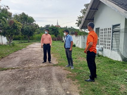 ไฟล์แนบ วันพฤหัสบดี ที่ 24 พฤศจิกายน 2565 นายมานิต อินทรประเสริฐ ผู้อำนวยการกองแผนและวิชาการ กปภ.เขต 4 และทีมงานร่วมกับ นายสุรพงศ์ สมหวัง ผู้จัดการ กปภ.สาขากาญจนดิษฐ์ และพนักงานในสังกัด ลงพื้นที่ โรงสูบจ่ายน้ำแรงสูง สำนักงานดอนสัก หน่วยบริการดอนสัก กปภ.สาขากาญจนดิษฐ์ เพื่อสำรวจวางแผนปรับปรุงระบบจ่ายน้ำ ให้กับพื้นที่โซนสูงของอำเภอดอนสัก และเพื่อรองรับการขยายเขตจำหน่ายน้ำต่อไปในอนาคต และเป็นการสร้างความมั่นคงในการบริหารจัดการน้ำประปาในพื้นที่ สร้างความมั้นใจให้กับลูกค้าผู้ใช้น้ำในพื้นที่อำเภอดอนสักต่อไป