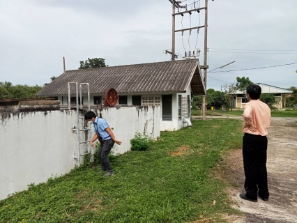 ไฟล์แนบ วันพฤหัสบดี ที่ 24 พฤศจิกายน 2565 นายมานิต อินทรประเสริฐ ผู้อำนวยการกองแผนและวิชาการ กปภ.เขต 4 และทีมงานร่วมกับ นายสุรพงศ์ สมหวัง ผู้จัดการ กปภ.สาขากาญจนดิษฐ์ และพนักงานในสังกัด ลงพื้นที่ โรงสูบจ่ายน้ำแรงสูง สำนักงานดอนสัก หน่วยบริการดอนสัก กปภ.สาขากาญจนดิษฐ์ เพื่อสำรวจวางแผนปรับปรุงระบบจ่ายน้ำ ให้กับพื้นที่โซนสูงของอำเภอดอนสัก และเพื่อรองรับการขยายเขตจำหน่ายน้ำต่อไปในอนาคต และเป็นการสร้างความมั่นคงในการบริหารจัดการน้ำประปาในพื้นที่ สร้างความมั้นใจให้กับลูกค้าผู้ใช้น้ำในพื้นที่อำเภอดอนสักต่อไป