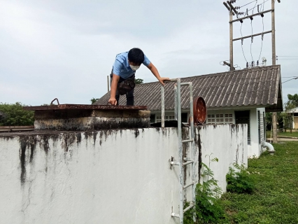 ไฟล์แนบ วันพฤหัสบดี ที่ 24 พฤศจิกายน 2565 นายมานิต อินทรประเสริฐ ผู้อำนวยการกองแผนและวิชาการ กปภ.เขต 4 และทีมงานร่วมกับ นายสุรพงศ์ สมหวัง ผู้จัดการ กปภ.สาขากาญจนดิษฐ์ และพนักงานในสังกัด ลงพื้นที่ โรงสูบจ่ายน้ำแรงสูง สำนักงานดอนสัก หน่วยบริการดอนสัก กปภ.สาขากาญจนดิษฐ์ เพื่อสำรวจวางแผนปรับปรุงระบบจ่ายน้ำ ให้กับพื้นที่โซนสูงของอำเภอดอนสัก และเพื่อรองรับการขยายเขตจำหน่ายน้ำต่อไปในอนาคต และเป็นการสร้างความมั่นคงในการบริหารจัดการน้ำประปาในพื้นที่ สร้างความมั้นใจให้กับลูกค้าผู้ใช้น้ำในพื้นที่อำเภอดอนสักต่อไป