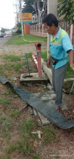 ไฟล์แนบ กปภ.สาขาสุพรรณบุรี ดำเนินการเปิดล้างตะกอนระบายในเส้นท่อจ่ายน้ำ (Blow off) ผ่านหัวดับเพลิง 