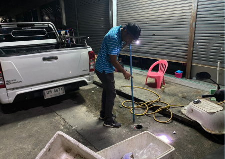 ไฟล์แนบ การประปาส่วนภูมิภาคสาขาบ้านนาสาร ลงพื้นที่หน่วยบริการอำเภอเวียงสระ ออกค้นหาท่อรั่ว DMA 01-03 ธนาคารกรุงเทพสาขาเวียงสระ อำเภอเวียงสระ จ.สุราษฎร์ธานี 