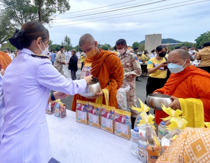 ไฟล์แนบ กปภ.สาขาตะกั่วป่า เข้าร่วมพิธีทำบุญตักบาตรพระสงฆ์และสามเณร จำนวน 29 รูป ถวายเป็นพระราชกุศล เนื่องในวันคล้ายวันพระบรมราชสมภพ พระบาทสมเด็จพระบรมชนกาธิเบศร มหาภูมิพลอดุลยเดชมหาราช บรมนาถบพิตร