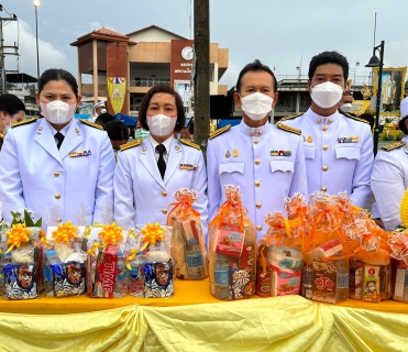 ไฟล์แนบ การประปาส่วนภูมิภาคสาขาชุมพรร่วมกิจกรรม ทำบุญตักบาตร บริเวณ ลานหน้าเทศบาลจังหวัดชุมพร เนื่องในวันคล้ายวันพระบรมราชสมภพ พระบาทสมเด็จพระบรมชนกาธิเบศร มหาภูมิพลอดุลยเดชมหาราช บรมนาถบพิตร วันชาติ และวันพ่อแห่งชาติ พ.ศ.2565