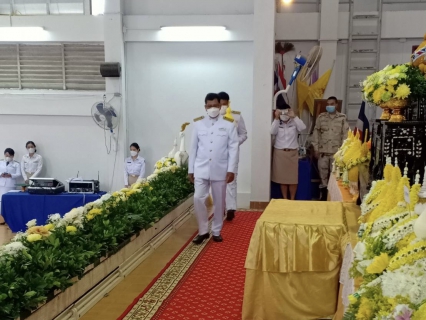 ไฟล์แนบ กปภ.สาขากุยบุรีเข้าร่วมพิธีวางพานพุ่มดอกไม้และพิธีถวายบังคมหน้าพระบรมฉายาลักษณ์ เนื่องในวันพ่อแห่งชาติ 5 ธันวาคม 2565 