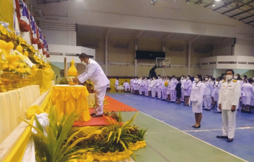 ไฟล์แนบ การประปาส่วนภูมิภาคสาขาทุ่งสง เข้าร่วมกิจกรรม วางพานพุ่มดอกไม้ และพิธีถวายบังคม เนื่องในวันคล้ายวันพระบรมราชสมภพ พระบาทสมเด็จพระบรมชนกาธิเบศร วันชาติ และวันพ่อแห่งชาติ
