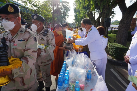 ไฟล์แนบ กปภ.สาขาพัทยา (พ) ร่วมพิธีทำบุญตักบาตร ถวายพระราชกุศล เนื่องในวันคล้ายวันพระบรมราชสมภพ พระบาทสมเด็จพระบรมชนกาธิเบศร มหาภูมิพลอดุลยเดชมหาราช บรมนาถบพิตร วันชาติ และวันพ่อแห่งชาติ ๕ ธันวาคม ๒๕๖๕