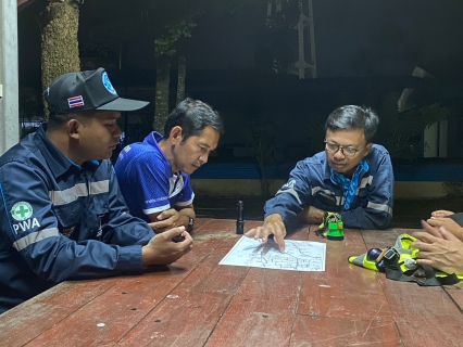 ไฟล์แนบ กปภ.สาขากระบี่ ดำเนินงานตามแผนบริหารจัดการน้ำสูญเสียเชิงรุก เดินหน้าลงพื้นที่ ถนนหุตางกูรและ ซอย 2 ปานุราช ตำบลปากน้ำ อำเภอเมืองกระบี่  จังหวัดกระบี่ เดินเท้าหาท่อแตกรั่ว พร้อมซ่อมปิดจุด เพื่อลดการเกิดน้ำสูญเสีย