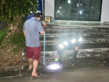 ไฟล์แนบ กปภ.สาขากระบี่ ดำเนินงานตามแผนบริหารจัดการน้ำสูญเสียเชิงรุก เดินหน้าลงพื้นที่ ถนนหุตางกูรและ ซอย 2 ปานุราช ตำบลปากน้ำ อำเภอเมืองกระบี่  จังหวัดกระบี่ เดินเท้าหาท่อแตกรั่ว พร้อมซ่อมปิดจุด เพื่อลดการเกิดน้ำสูญเสีย