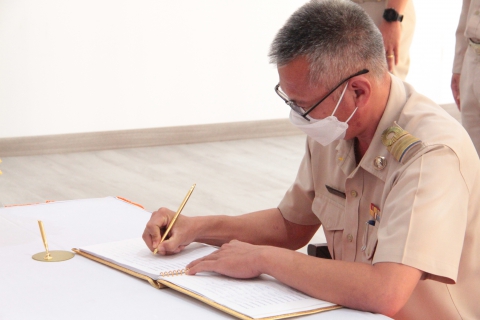 ไฟล์แนบ ผู้บริหารการประปาส่วนภูมิภาคเขต 9 ร่วมลงนามถวายพระพร แด่สมเด็จพระเจ้าลูกเธอ เจ้าฟ้าพัชรกิติยาภา นเรนทิราเทพยวดี กรมหลวงราชสาริณีสิริพัชร มหาวัชรราชธิดา ให้ทรงหายจากพระอาการประชวร มีพระพลานามัยสมบูรณ์แข็งแรงโดยเร็ววัน