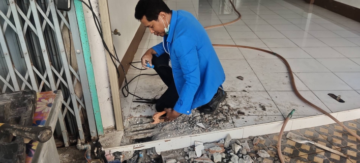 ไฟล์แนบ "ให้มากกว่าคำว่าบริการ" Mr.ประปากำแพงเพชร ลุยเดี่ยว! ตรวจสอบน้ำไม่ไหล  