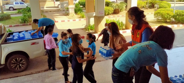 ไฟล์แนบ กปภ.สาขาปราจีนบุรี มอบน้ำดื่มสนับสนุนโครงการป้องกันและลดอุบัติเหตุทางถนนในช่วงเทศกาลปีใหม่ พ.ศ.2566