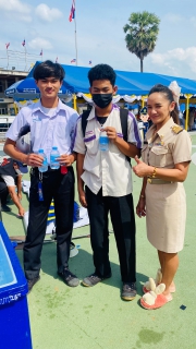 ไฟล์แนบ การประปาส่วนภูมิภาคสาขาชุมพร ร่วมสนับสนุนน้ำดื่มบรรจุขวดตราสัญลักษณ์ กปภ. ในกิจกรรม รณรงค์การป้องกันและลดอุบัติเหตุทางถนนช่วงเทศกาลปีใหม่ พ.ศ. 2566 จังหวัดชุมพร