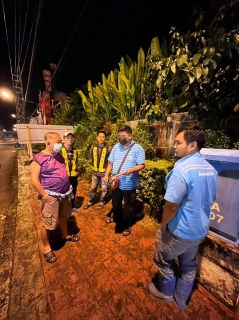 ไฟล์แนบ การประปาส่วนภูมิภาคสาขาพังงา ดำเนินงานตามแผนบริหารจัดการน้ำสูญเสียเชิงรุก เร่งเดินหน้าลงพื้นที่   วังหม้อแกง ตำบลท้ายช้าง อำเภอเมืองพังงา จังหวัดพังงา เดินเท้าหาท่อแตกรั่ว ในช่วงเวลากลางคืน