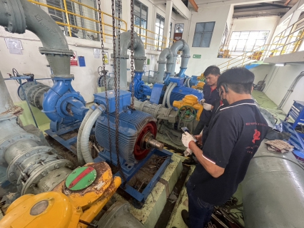 ไฟล์แนบ กปภ.สาขาสมุทรสงคราม บำรุงรักษาหม้อแปลงไฟฟ้าและเครื่องสูบน้ำทุกสถานี เพื่อเตรียมความพร้อมให้บริการน้ำประปาอย่างต่อเนื่องในช่วงเทศกาลปีใหม่ 