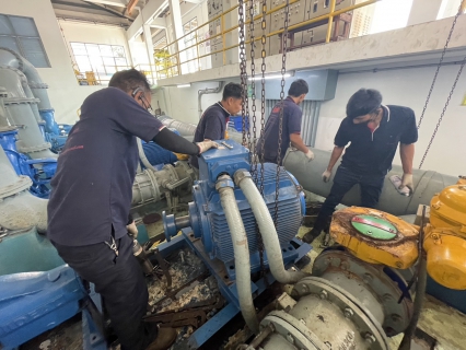 ไฟล์แนบ กปภ.สาขาสมุทรสงคราม บำรุงรักษาหม้อแปลงไฟฟ้าและเครื่องสูบน้ำทุกสถานี เพื่อเตรียมความพร้อมให้บริการน้ำประปาอย่างต่อเนื่องในช่วงเทศกาลปีใหม่ 